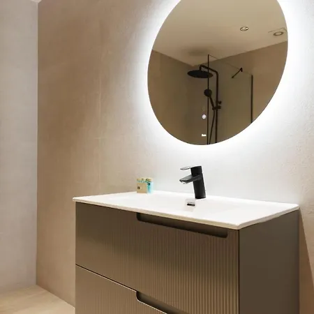 Bravissimo Centre, Modern 2-bedroom Apartment *