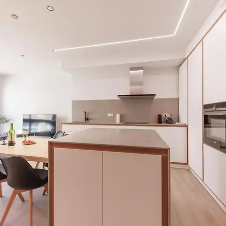 Bravissimo Centre, Modern 2-bedroom Apartman Girona